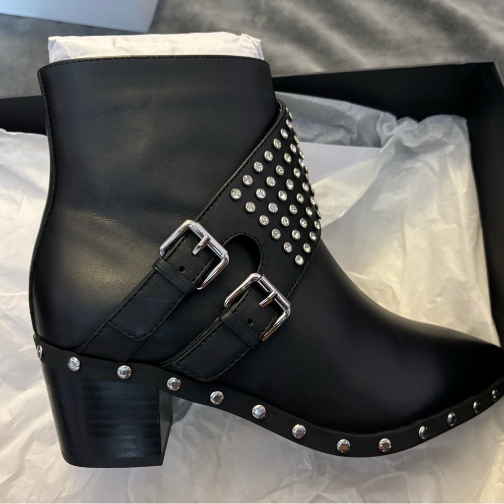 Kurt Geiger Brand new still in the box Seth Ankle Boot size 7.